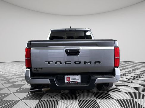 Used 2025 Toyota Tacoma TRD Sport w/ TRD Sport Upgrade Package image 10