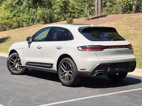 Certified 2024 Porsche Macan AWD/4WD image 3