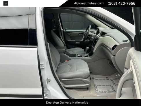 Used 2017 Chevrolet Traverse LS AWD/4WD image 18