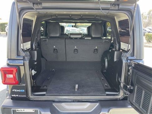Used 2023 Jeep Wrangler Unlimited Sahara image 23