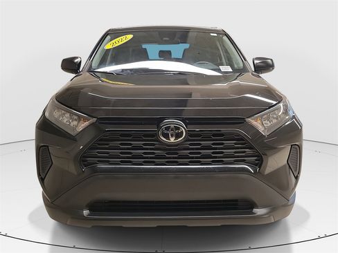 Used 2022 Toyota RAV4 LE image 3