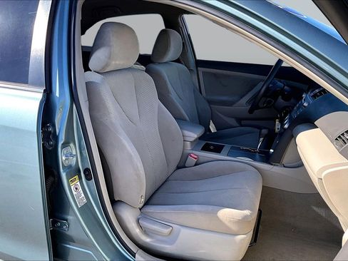 Used 2009 Toyota Camry LE image 4