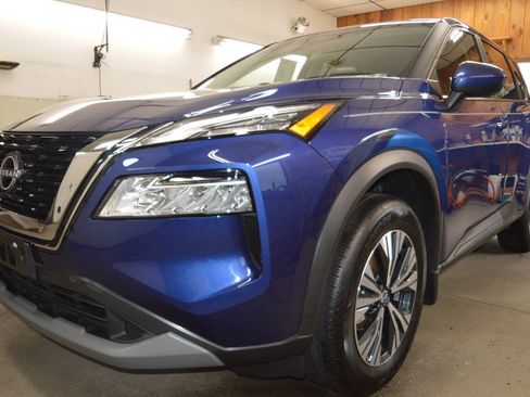 Used 2023 Nissan Rogue SV AWD/4WD image 7