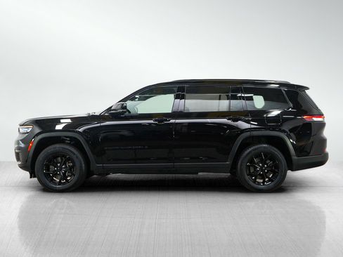 Used 2025 Jeep Grand Cherokee L Laredo AWD/4WD image 2