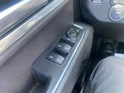 Used 2022 Chevrolet Silverado 1500 LT AWD/4WD image 21