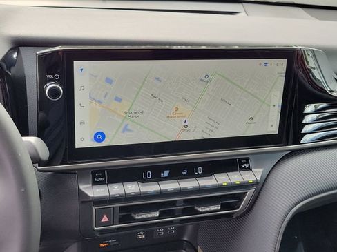 Used 2026 Toyota Camry SE w/ Multimedia Upgrade Package image 28