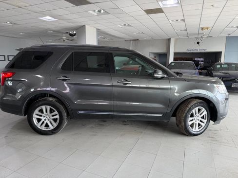 Used 2018 Ford Explorer XLT w/ Equipment Group 201A image 8