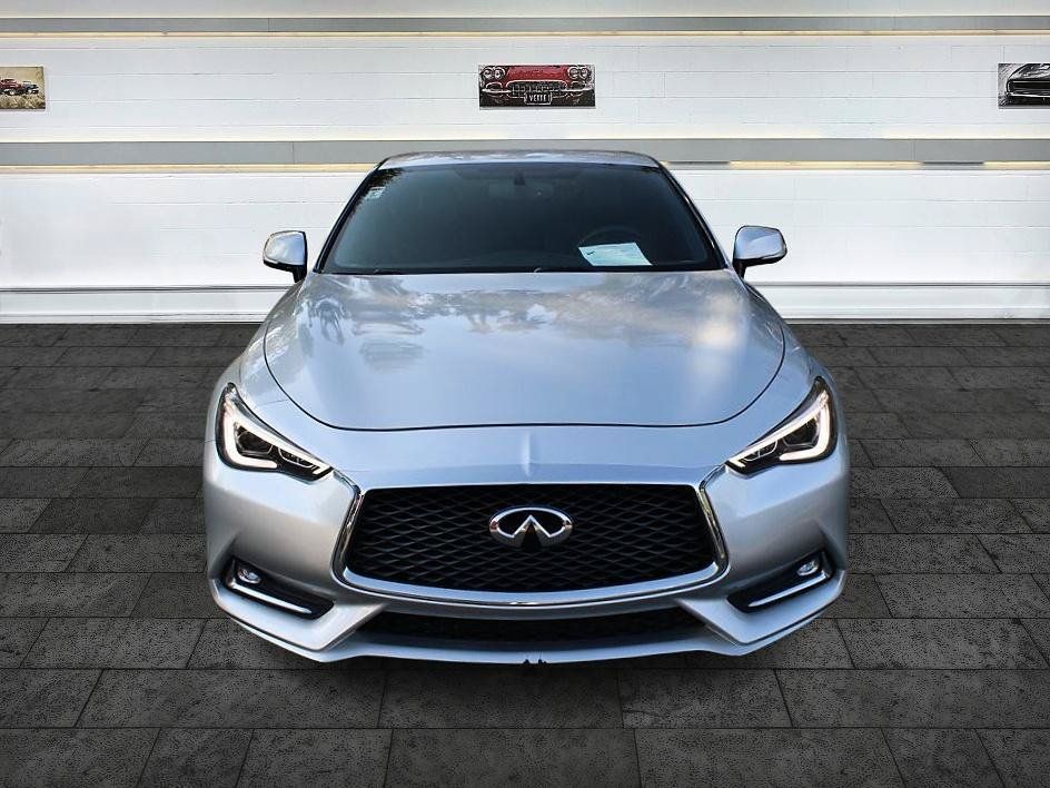 Used 2017 INFINITI Q60 3.0t w/ Premium Plus Package 3.0T RWD image 2
