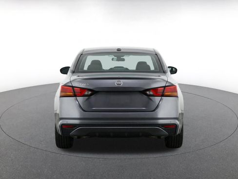 Used 2025 Nissan Altima 2.5 SV FWD image 8