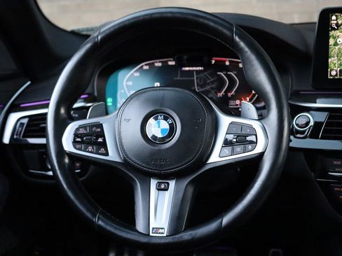 Used 2022 BMW M550i xDrive image 26