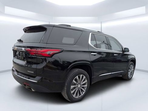 Used 2023 Chevrolet Traverse Premier image 3