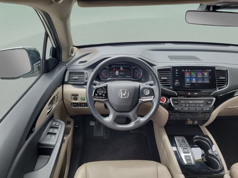 Used 2019 Honda Pilot Touring image 7
