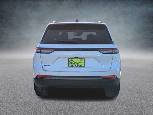 New 2026 Jeep Grand Cherokee Limited w/ Limited Altitude Package AWD/4WD image 4