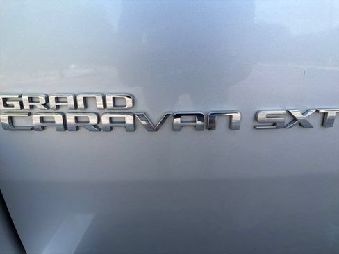 Used 2008 Dodge Grand Caravan SXT FWD image 19