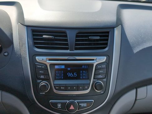 Used 2016 Hyundai Accent SE FWD image 13