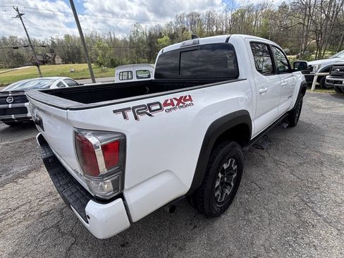 Used 2021 Toyota Tacoma TRD Off-Road w/ Technology Package image 17