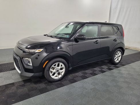 Used 2022 Kia Soul LX w/ Technology Package FWD image 2