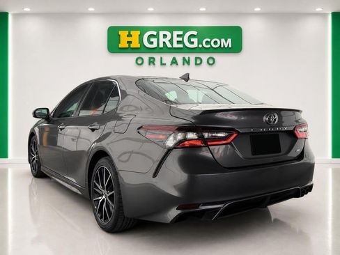 Used 2021 Toyota Camry SE w/ Carpet Mat Package (TMS) FWD image 2
