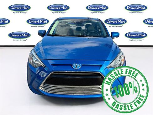 Used 2018 Toyota Yaris iA FWD image 2