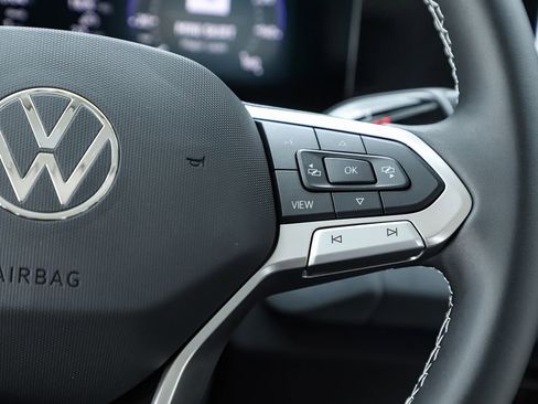 New 2026 Volkswagen Tiguan SE image 60