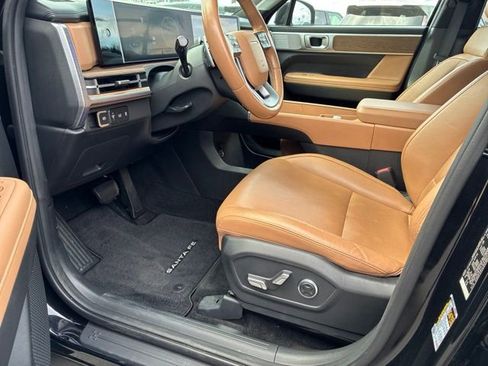Used 2024 Hyundai Santa Fe Limited FWD image 4