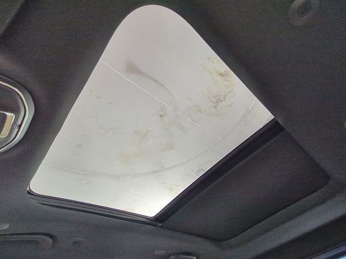 Used 2025 Jeep Grand Cherokee Limited w/ Luxury Tech Group II image 24