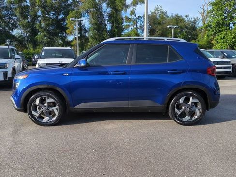 Certified 2023 Hyundai Venue SEL FWD image 7