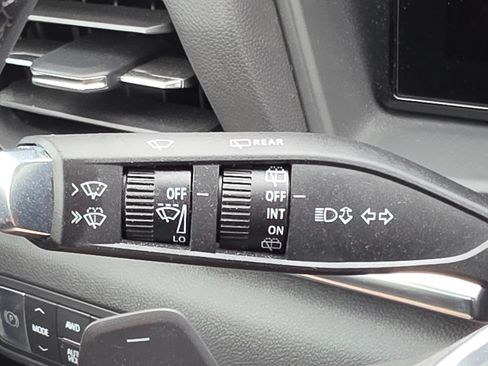 Used 2025 GMC Terrain Elevation w/ Technology Package II AWD/4WD image 36