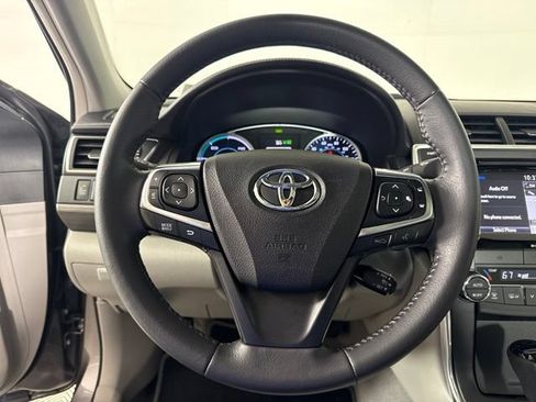 Used 2017 Toyota Camry XLE w/ Moonroof Package FWD image 27