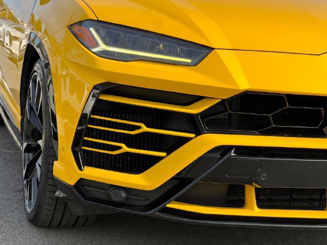 Used 2020 Lamborghini Urus AWD/4WD image 43