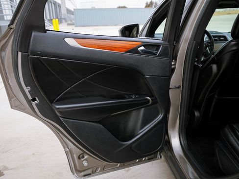 Used 2017 Lincoln MKC Reserve image 29