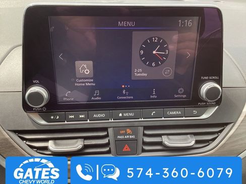 Used 2025 Nissan Altima 2.5 SV image 3