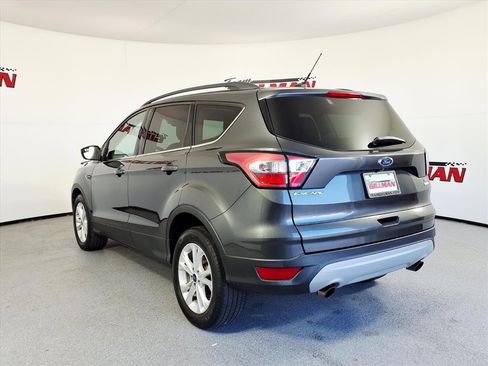 Used 2018 Ford Escape SE image 5