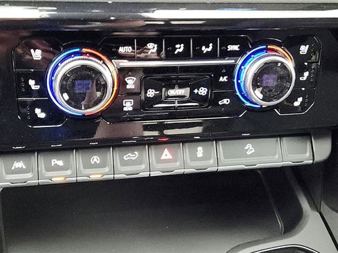 New 2026 GMC Sierra 1500 AT4 w/ AT4 Premium Package AWD/4WD image 63