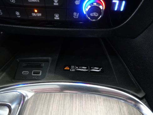 Used 2023 Buick Enclave Avenir w/ Avenir Technology Package image 33