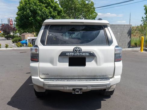 Used 2018 Toyota 4Runner TRD Off-Road Premium AWD/4WD image 6