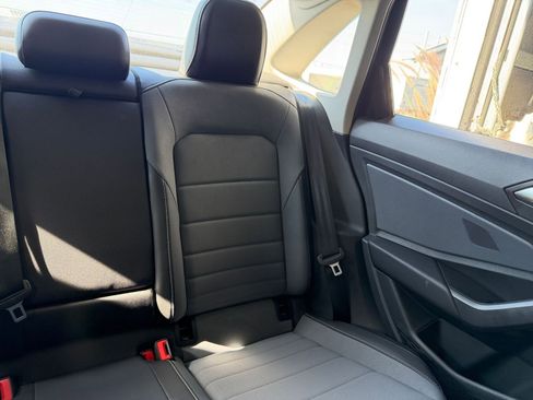 Used 2025 Volkswagen Jetta SE image 36