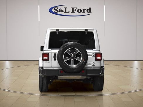 Used 2023 Jeep Wrangler Sahara image 7