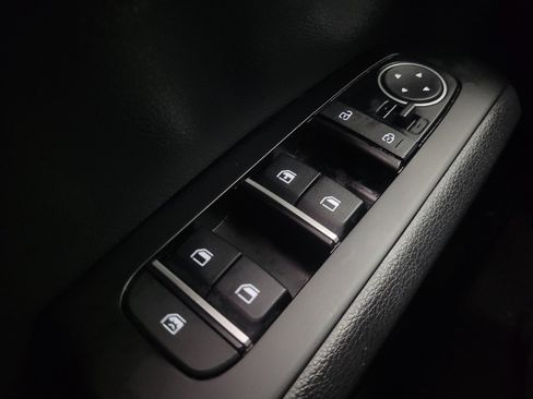 Used 2023 Kia Soul LX w/ Option Group 015 FWD image 27