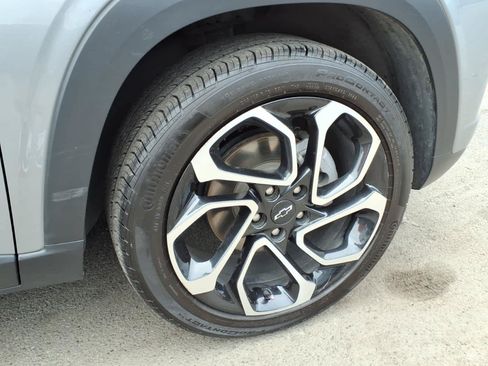 Certified 2025 Chevrolet Trax RS FWD image 7