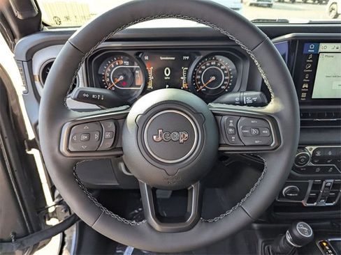 New 2025 Jeep Gladiator Sport image 18