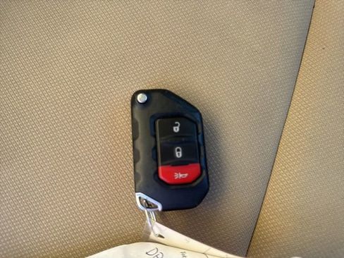 Used 2023 Jeep Wrangler Sahara image 21