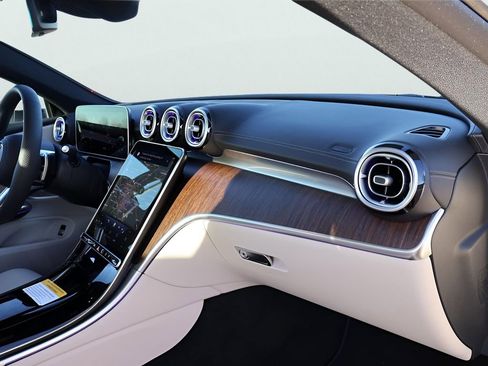 New 2026 Mercedes-Benz CLE 300 4MATIC Coupe image 11