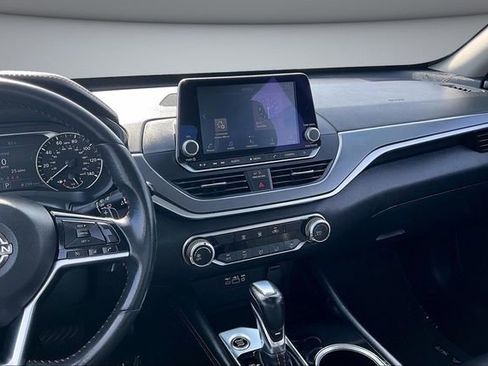 Certified 2023 Nissan Altima 2.5 SR image 9