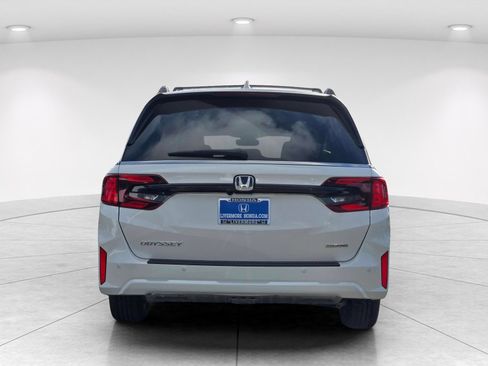 New 2026 Honda Odyssey Touring image 5