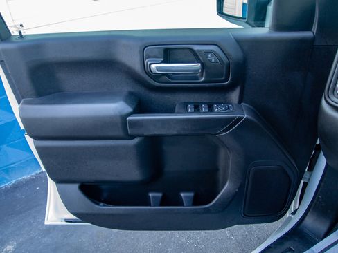 Used 2025 Chevrolet Silverado 2500 Custom w/ Custom Value Package AWD/4WD image 11