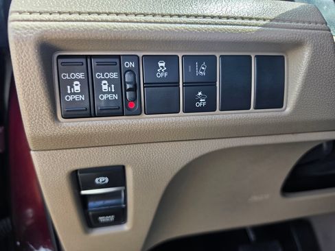 Used 2019 Honda Odyssey EX image 16