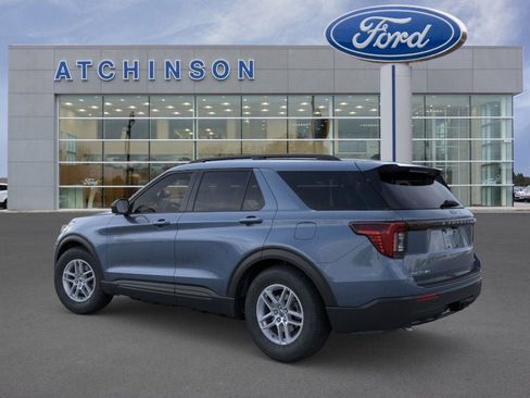 Used 2026 Ford Explorer Active AWD/4WD image 4