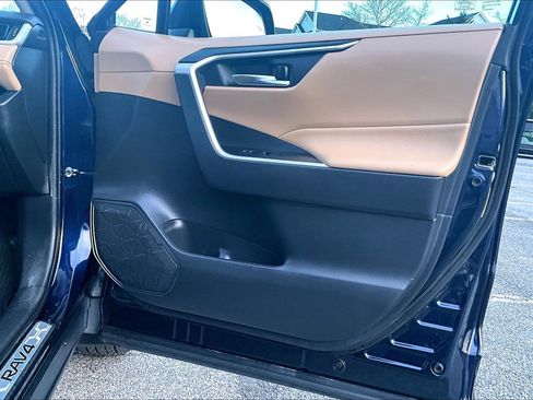 Used 2021 Toyota RAV4 XLE image 23