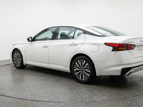 Used 2025 Nissan Altima 2.5 SV image 6